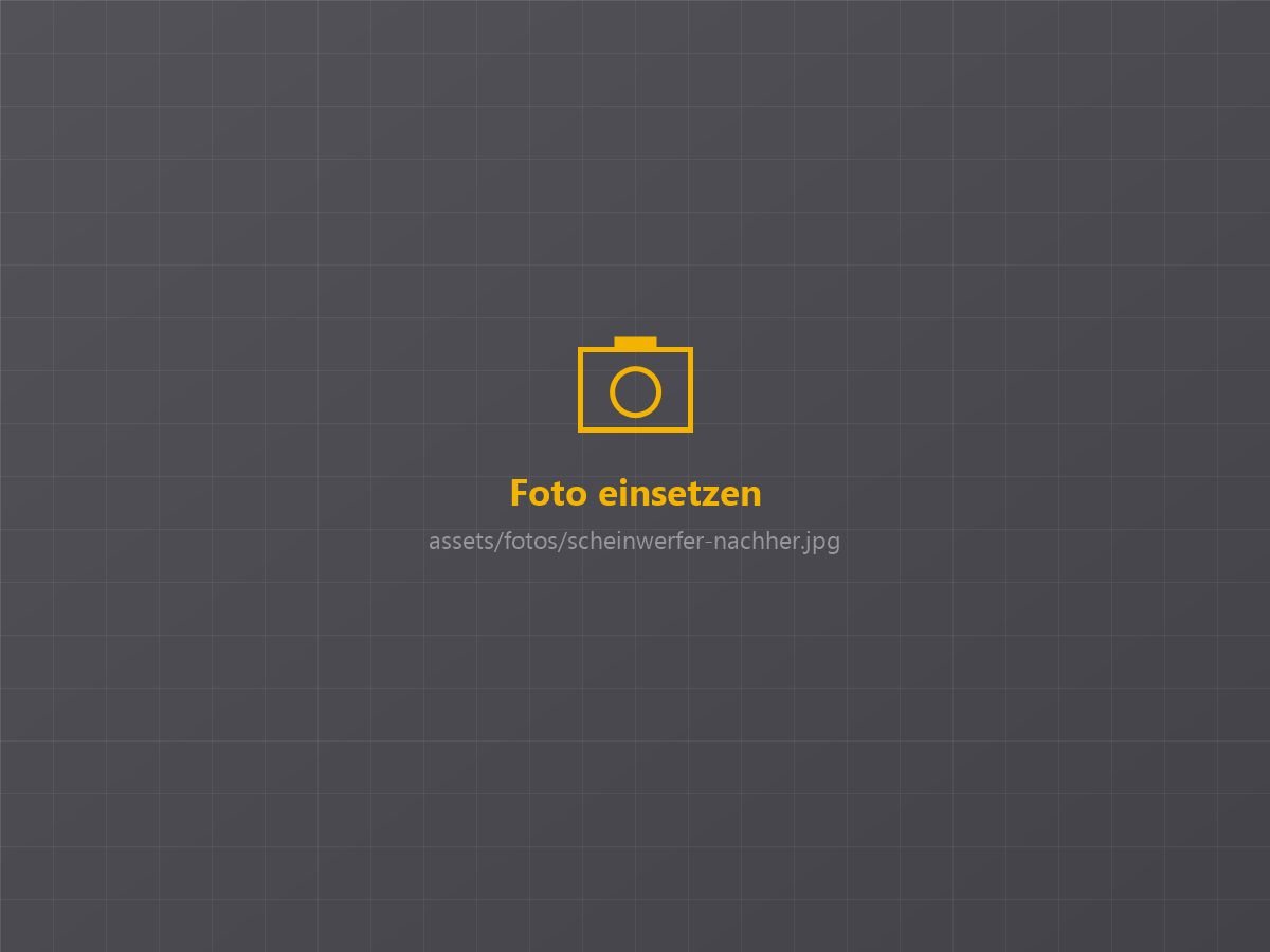 Klarer Autoscheinwerfer nach Schliff, Politur und UV-Versiegelung
