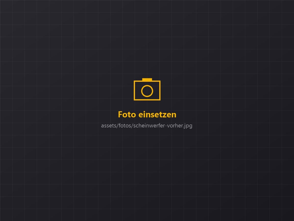Vergilbter, blinder Autoscheinwerfer vor der Aufbereitung